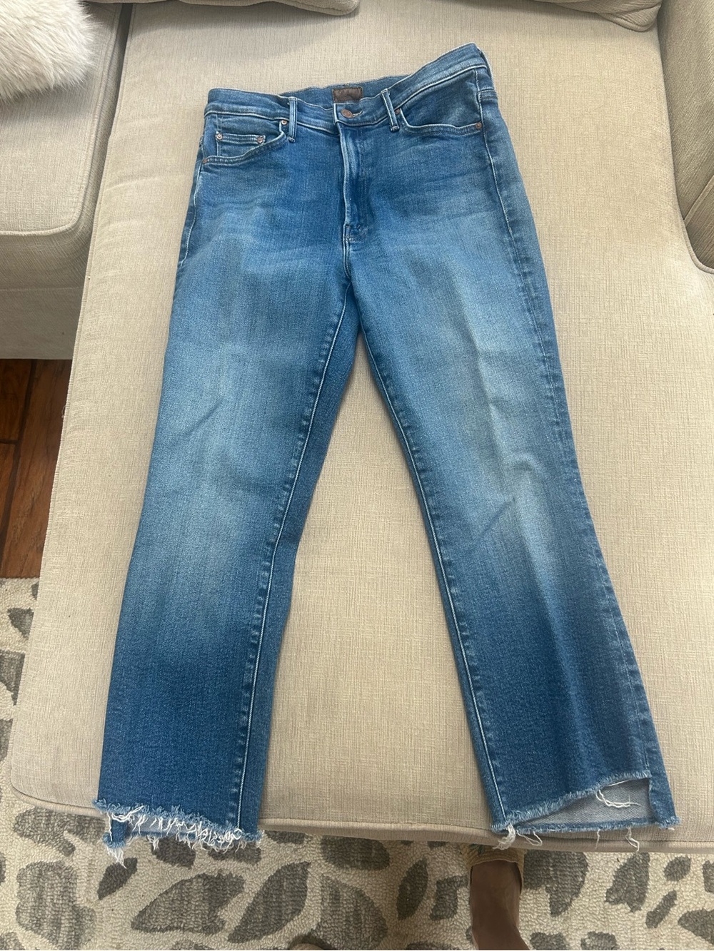 MOTHER insider crop step fray Jeans in Washed Blue